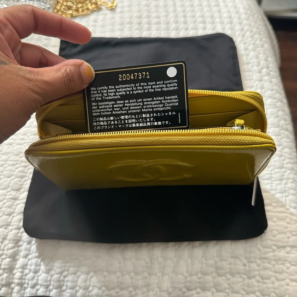 Sold soldBeautiful mustard yellow Chanel wallet - Picture 6 of 6